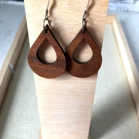 earring - Picture 1 of 1